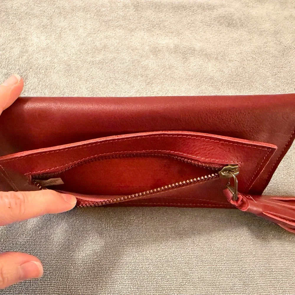 Lisa Leonard Genuine Leather Wallet with Zipper Tassel & 22 Card Slots, Red NWOT - Picture 10 of 15